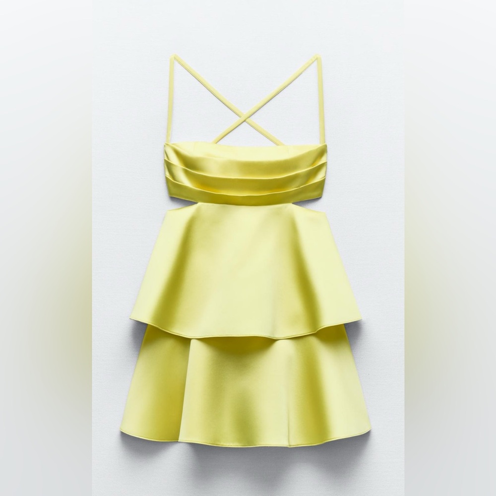 Zara VOLUMINOUS SATIN EFFECT MINI DRESS
YELLOW